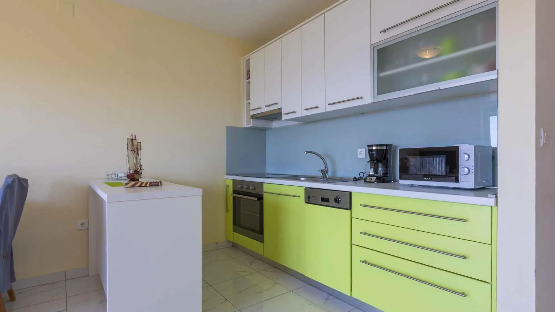 Apartment In Dramalj 41653