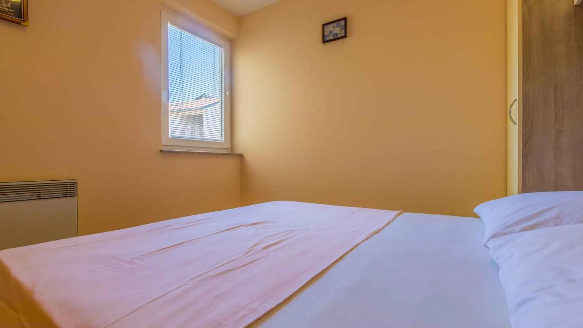 Apartment In Dramalj 41653